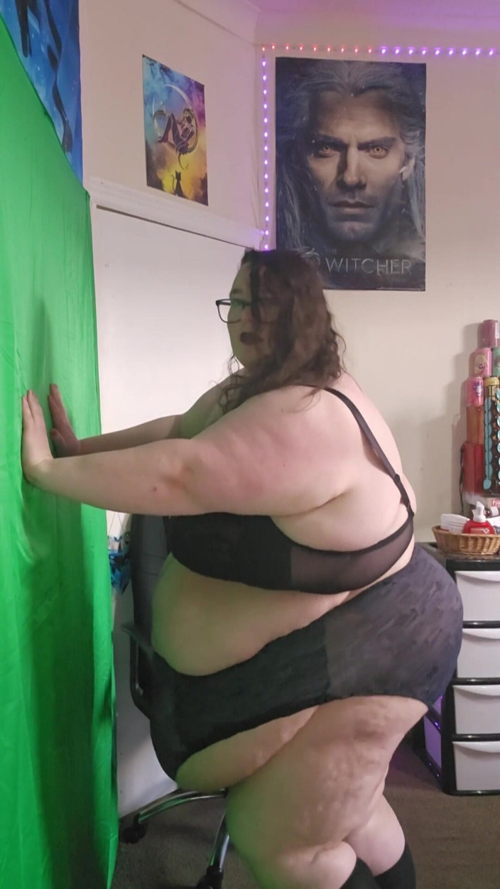 SSBBWLadyBrads: Spogliamo e balliamo SSBBW