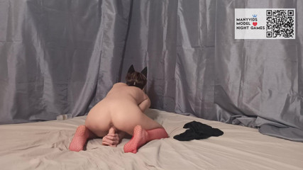 Night Games: Il mio dildo preferito mi porta di nuovo all'orgasmo