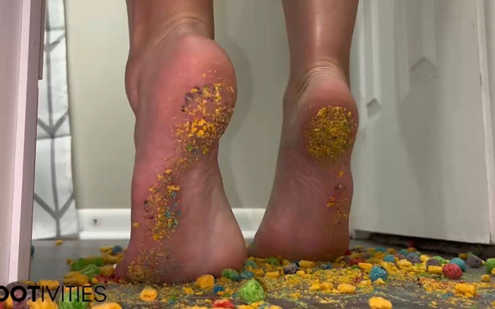 footivities: Captain Crunch, écrasement de céréales par les pieds d’ivys