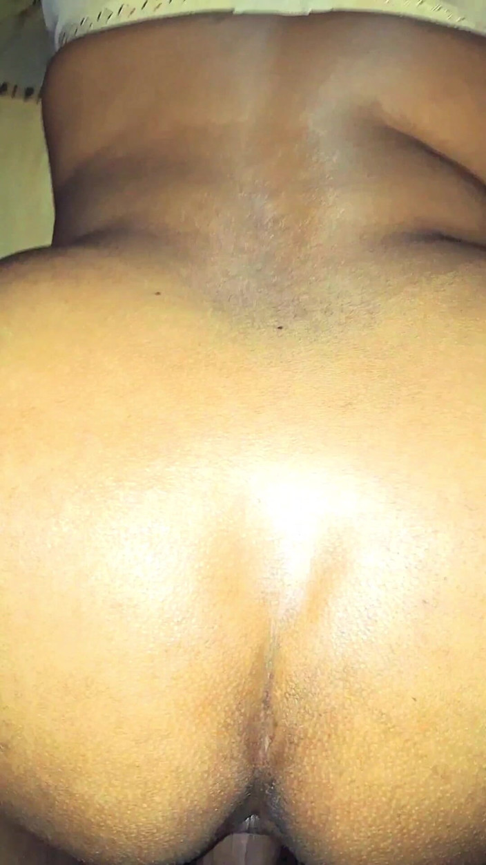 Nazmabd: Un couple indien desi sexy baise en levrette dans la...
