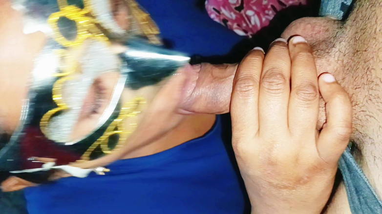 Sexy_girl_nehu: Indisches dorf bhabhi lutscht großen schwanz für abspritzen im mund,...