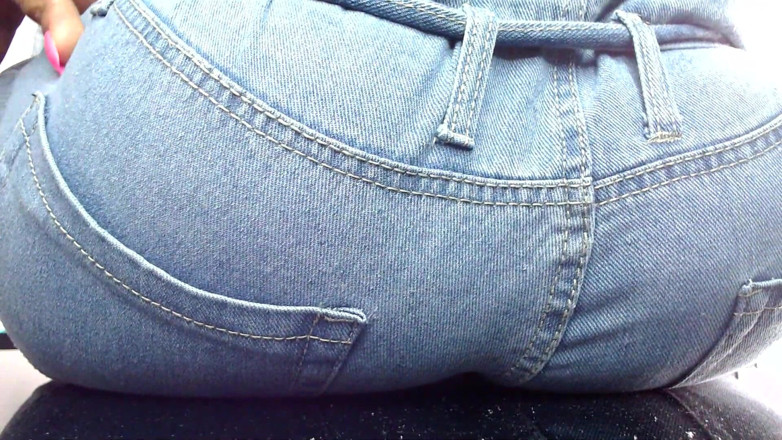 Maeling: Pisoteado en jeans de mezclilla y culo