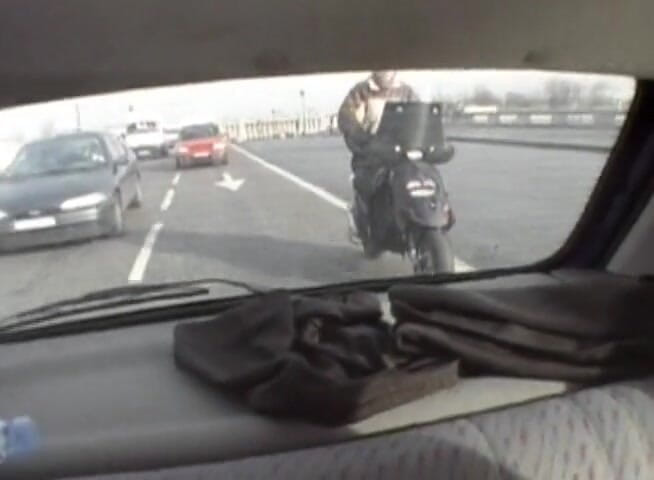 Hard Lesbians: Ragazze lesbiche francesi che si divertono in macchina
