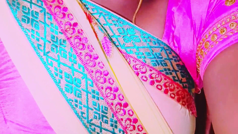 Telugu honey lips: Desi moglie tradisce il marito scopando il patrigno del marito....