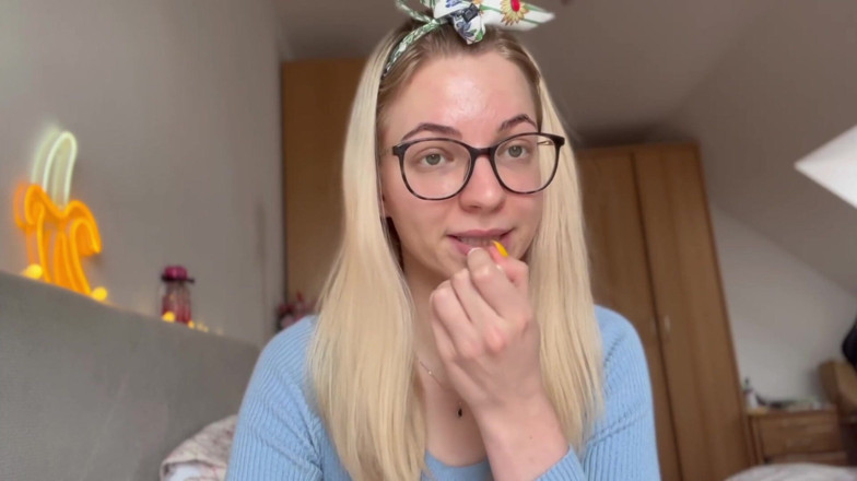 Goddess_Bella_Rae: How to Tell Her About Your Micro Size!