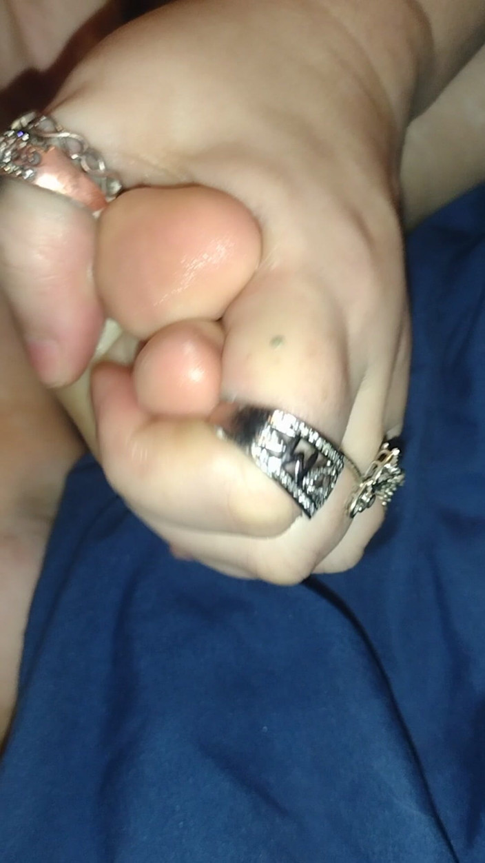 brittbfly4u: Sxxxy, plaisir avec les pieds