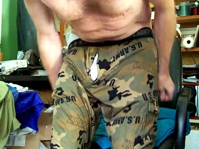 Hairyartist: Hairyartist Loading the Clothes