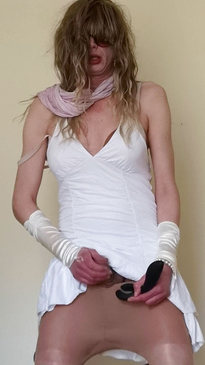 Wet Perversions In Nylons: 순결을 입고 발정난 파트 III