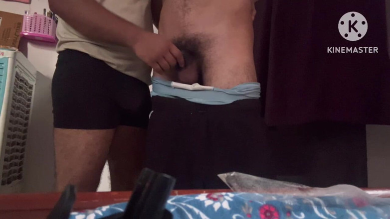 Desi__Panda: India gay barber - primera vez con mi gran polla monstruosa
