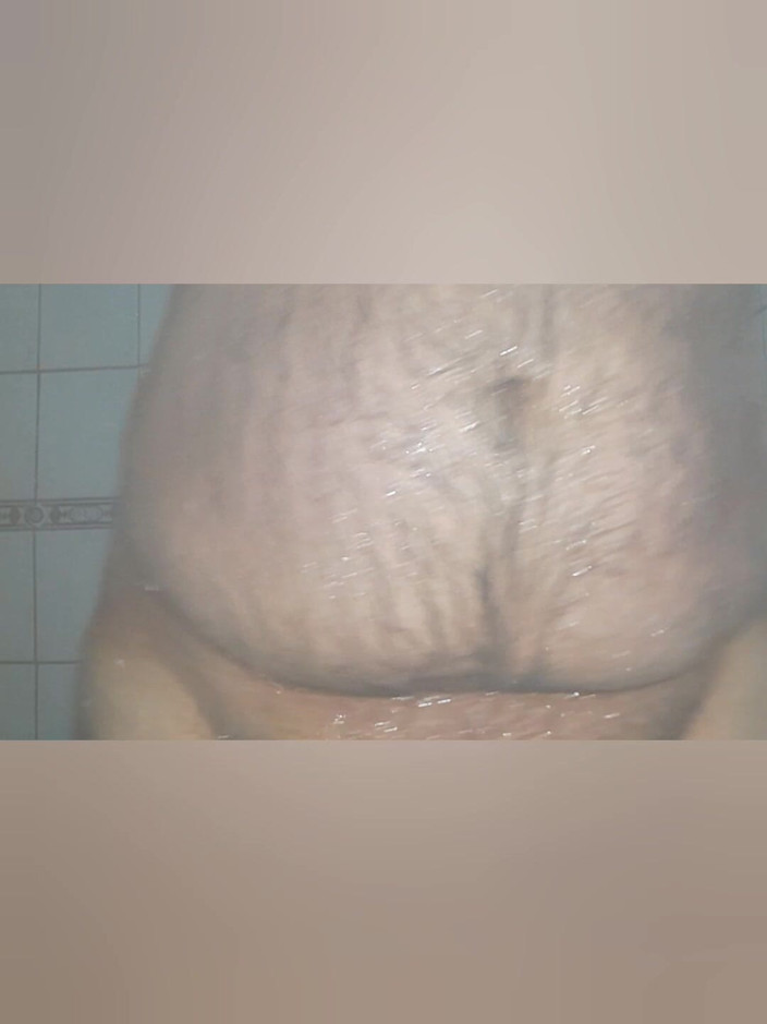 Davidandrexxx: Melancap Menggunakan Jock Merah semasa Mandi