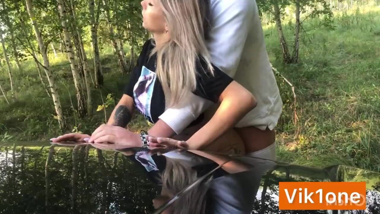 Vik1one: Cooler fick im wald mit heißer blondine in den mund