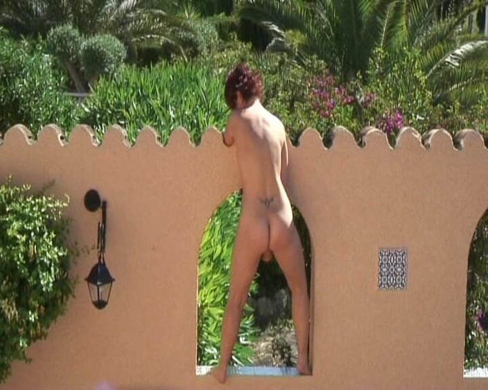 Popp Sylvie: Masturbação - nua na piscina do hotel