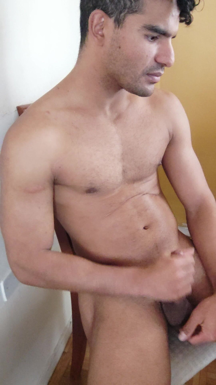 trebol_Jess: Gay latino fa una sega da solo a casa