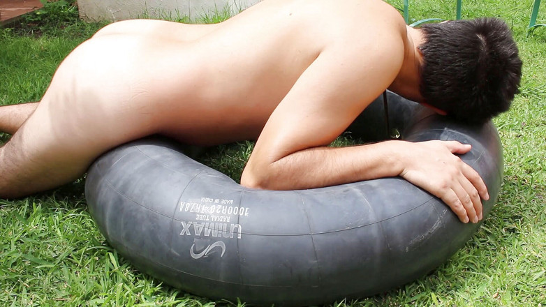 Inflatable Lovers: Innertube