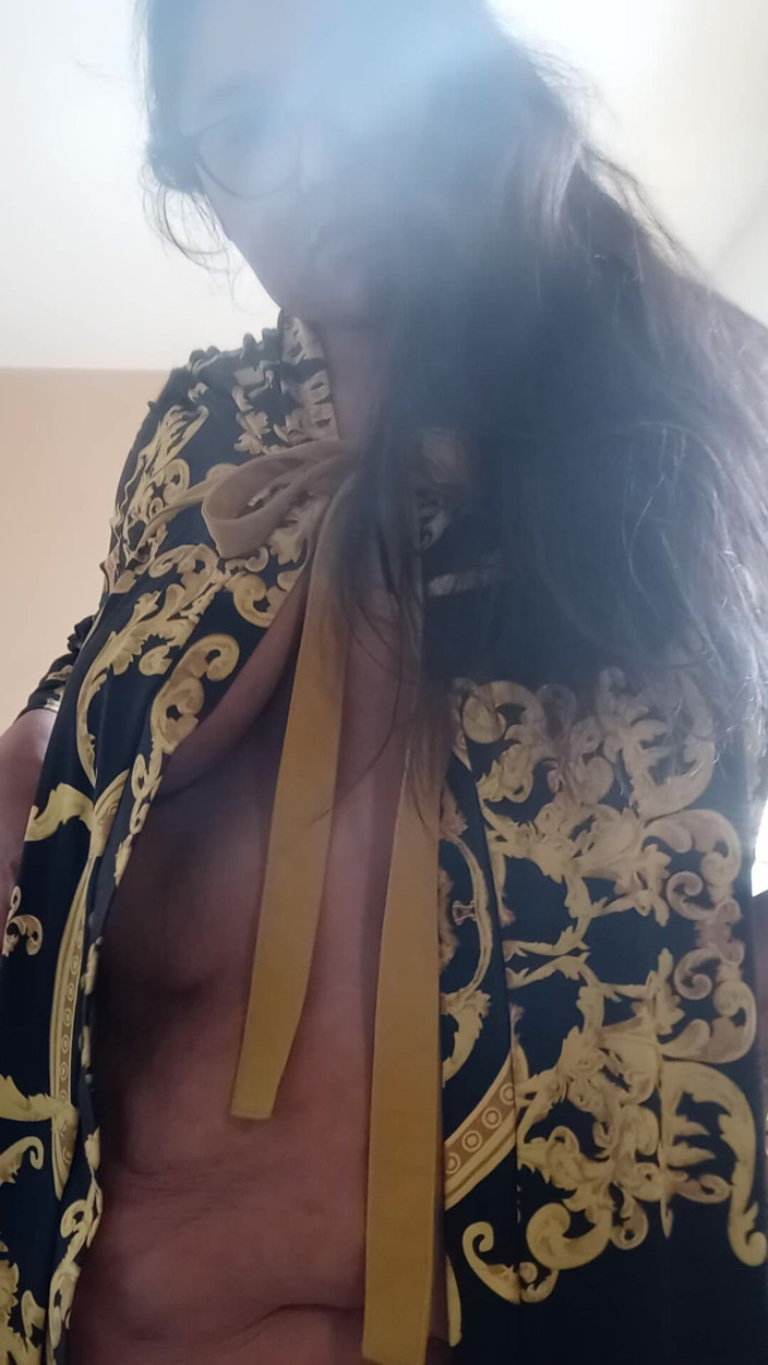 DeesDeepThroat: Esibisco il mio culo