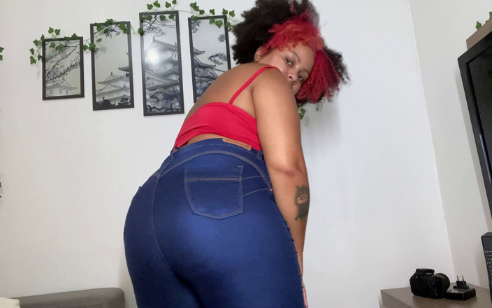 Cutiepiie Chubby: Gorda ébano peidando beleza em jeans azul