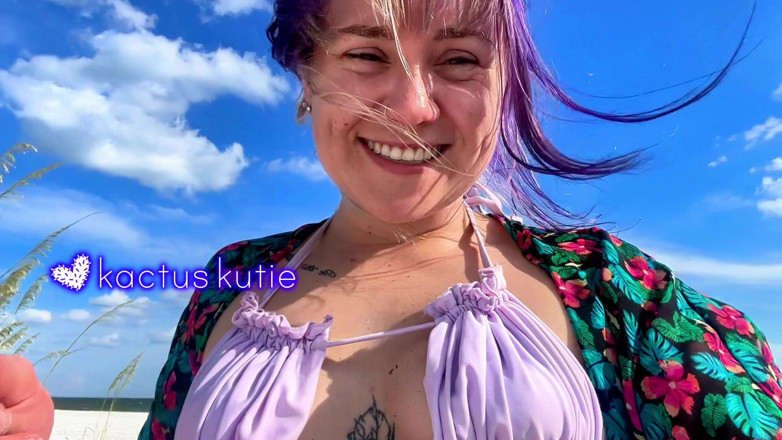 kactus kutie: Pipi sournois à la plage
