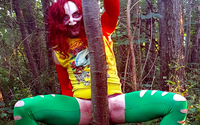 Demon Bitch: Гаряча сексуальна дика повія-демон любить хардкорні оргії в лісі