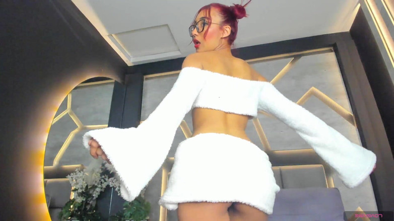 Lia Wood: Latina Con Pelo Rojo Y Gafas Con Cuerpo Perfecto Se...