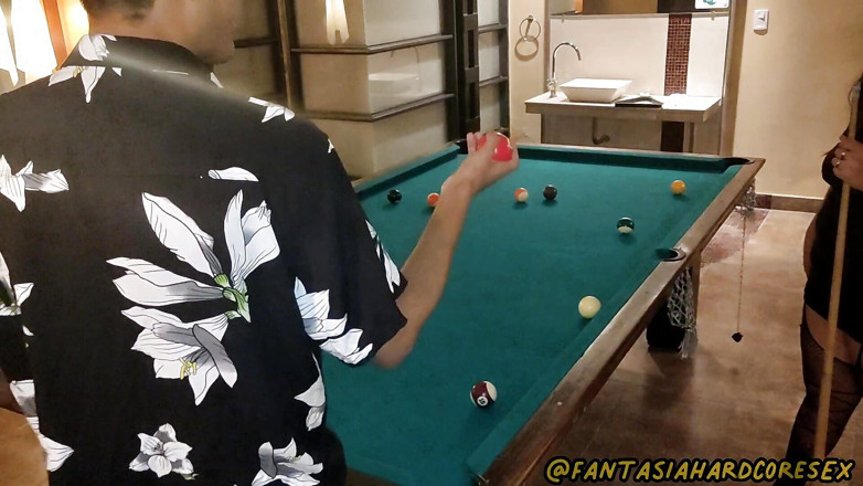 FANTASIAHARDCORESEX: Fantasiahardcoresex dipijat sama sahabatku sampai aku crot di dalam memeknya
