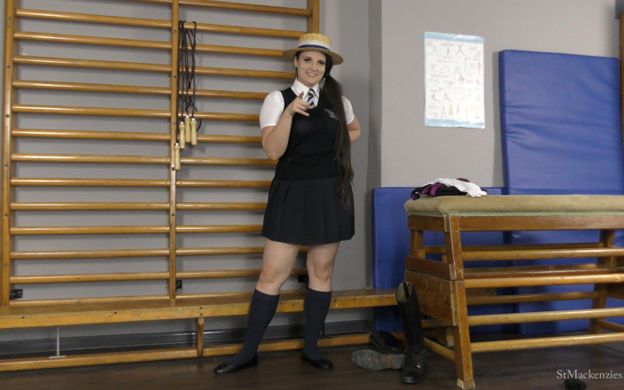 St Mackenzie's: 蔦;エッチな痴女があなたを2回イカせる