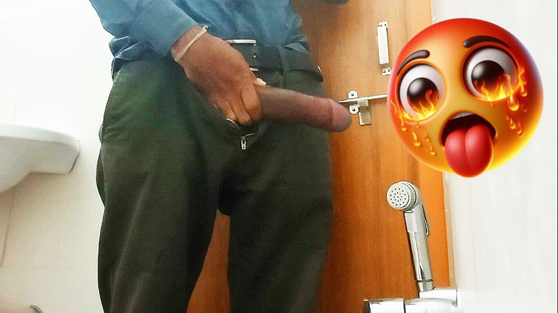 Fun With Me: Hari ini di toilet kantor, aku lagi asik ngentot kontolku,...