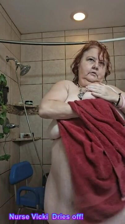 BBW nurse Vicki adventures with friends: Після гарячої медсестри Вікі Дрочить і робить інші догляд за сексом