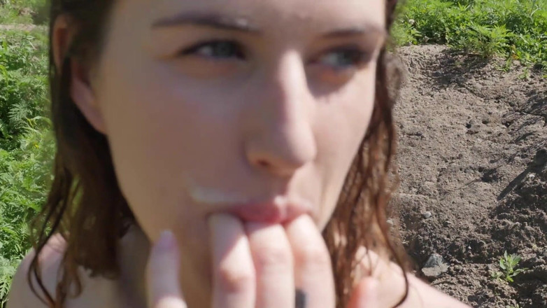 Piper Blush: Z lasu sex oralny