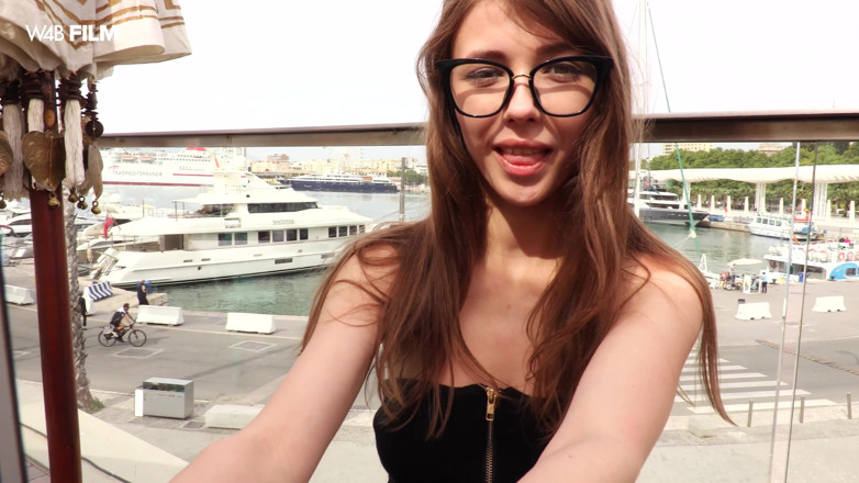 Watch4beauty: Divirta-se em público com Milla!