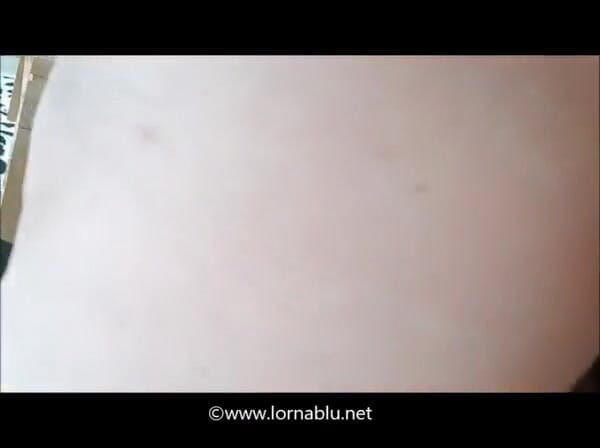 Lorna Blu: Sweet Lorna et la voisine pervers