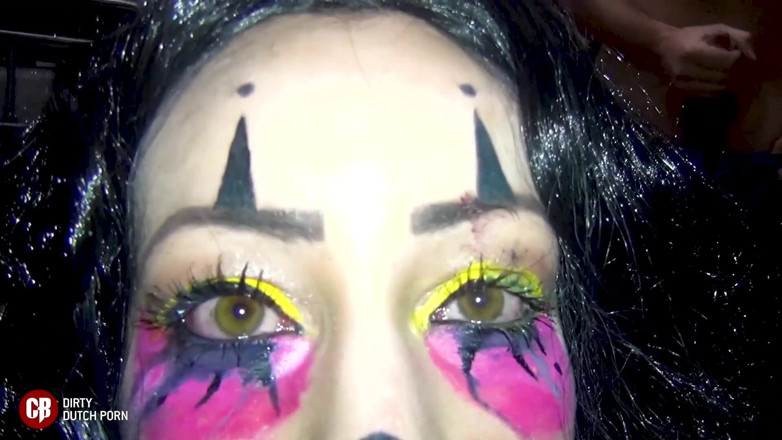 Cumbizz: Ejaculare clovn teenie!