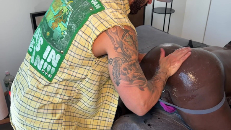 ortizjona: Dark kent di-fisting sama jona ortiz sambil fisting untuk pertama...