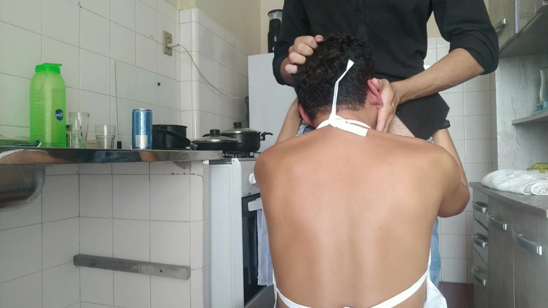 MiguellTrajano: Mein stiefbrudchen wartete lange darauf, zu essen, wonach er sich...