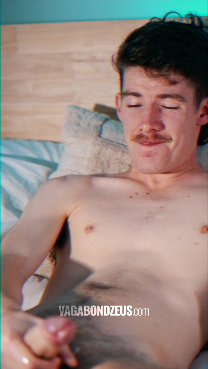 VagabondZeus - Erotic Filmmaker: Грайливий Ківі Ханг Твінк у своїй сольній сесії