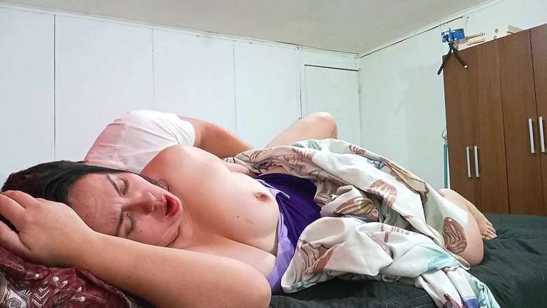 Kellyhotstepmom: Stepmother Caught Sorting Her Stepson's Clothes - Surprise Fuck