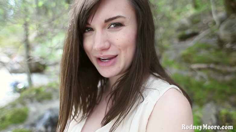 Horny Hairy Girls: Çok hamile Paris Lincoln dışarıda mastürbasyon yapıyor