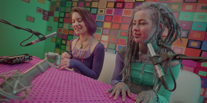 Miss Flora: Première asmr avec Anuskatzzz