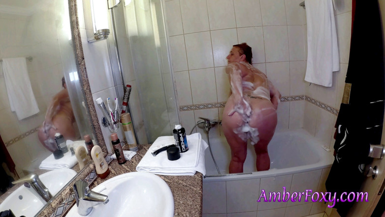 Amber Foxy: milf goli nogi i cipkę