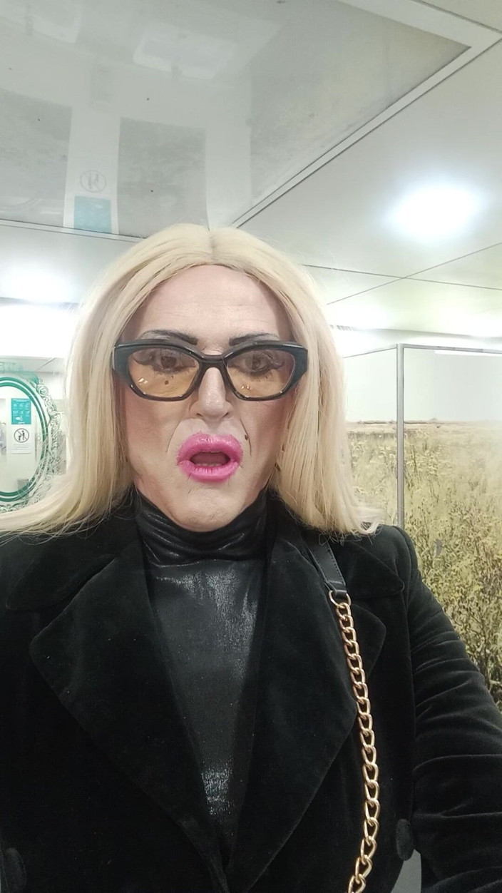 Tatiana Zorrita: Blondă în gallerie