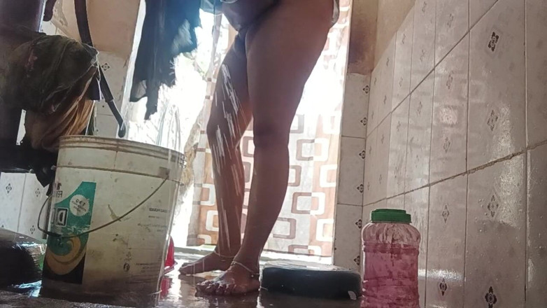 Desi_bhabhi121: Xxx video bhabhi khỏa thân tắm