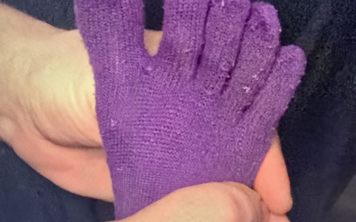 Naelor: Froid pour ces petits pieds sexy et ces longs orteils
