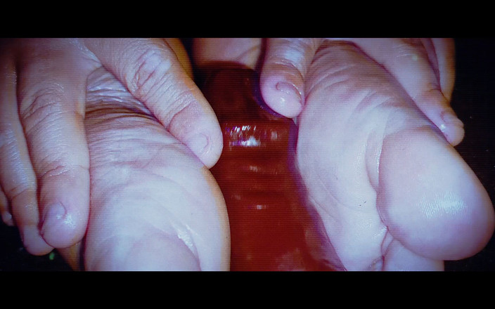 PABLO N3GROBAR: Le fétichisme des pieds nain le plus triste du monde