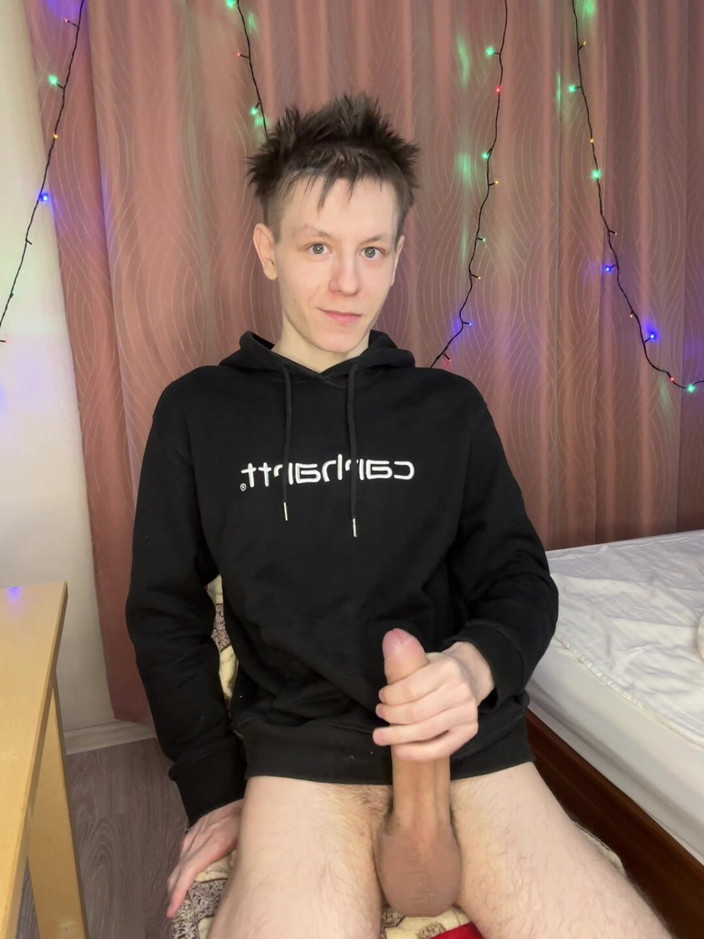 Morflot24: Titings de próstata twink durante intensa bomba de mano en...
