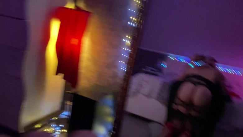 Slowly Tease: N° 26, lingerie star avec bas, pipe douce et éjaculation dans la...