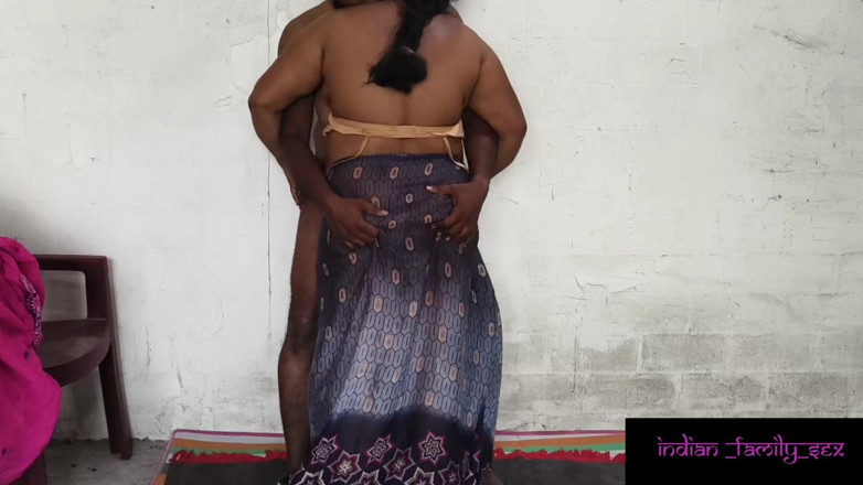 Indian IFS: Als seine frau auf der seite ging, kam tante zu...