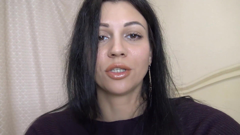 KristinaSlut: Arătându-mi pizda aproape