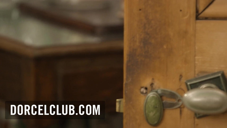 Dorcel Club: Ella Hughes, ruiva faminta por sexo