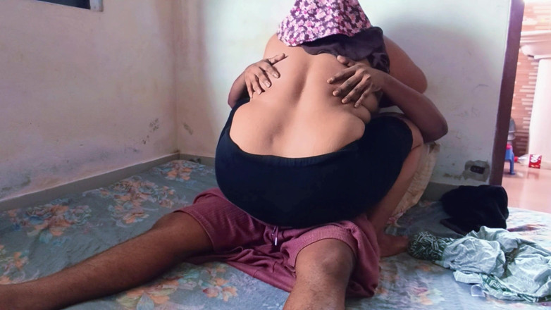 Hoktoml99: Neue indische bengalische hijabi sexy frau, er lutschte meinen schwanz,...