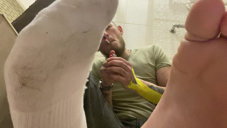 Hunky time: Straight Male Smoking Dom