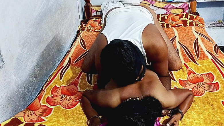 Desihotcouple: India caliente esposa lamiendo coño, mamada follando